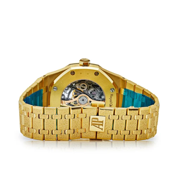 Watchbox-audemars-piguet-royal-oak-15412ba-zg-1224ba-01-double-balance-wheel-frosted-openworked-yellow-gold-wbq9g23-exclusive-4.webp Watchbox-audemars-piguet-royal-oak-15412ba-zg-1224ba-01-double-balance-wheel-frosted-openworked-yellow-gold-wbq9g23-exclusive-4.webp