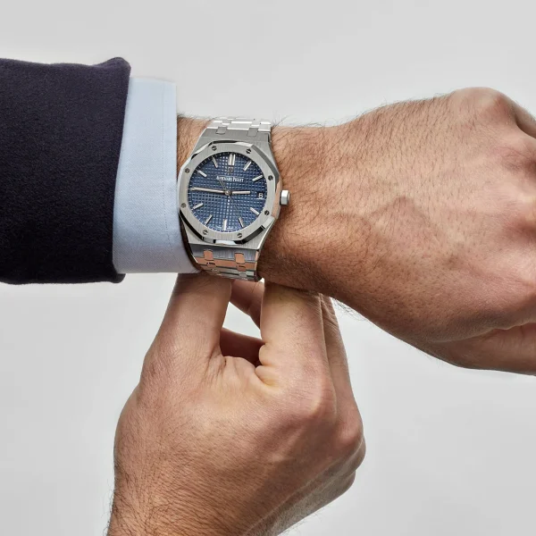 Watchbox-audemars-piguet-royal-oak-15500st-oo-1220st-01-selfwinding-stainless-steel-blue-dial-wbdrjy5-exclusive-2.webp Watchbox-audemars-piguet-royal-oak-15500st-oo-1220st-01-selfwinding-stainless-steel-blue-dial-wbdrjy5-exclusive-2.webp