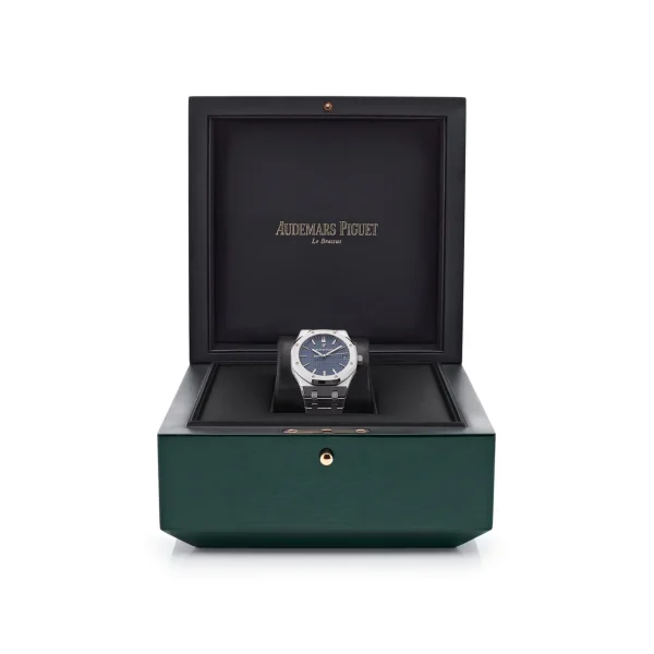 Watchbox-audemars-piguet-royal-oak-15500st-oo-1220st-01-selfwinding-stainless-steel-blue-dial-wbdrjy5-exclusive-7.webp Watchbox-audemars-piguet-royal-oak-15500st-oo-1220st-01-selfwinding-stainless-steel-blue-dial-wbdrjy5-exclusive-7.webp