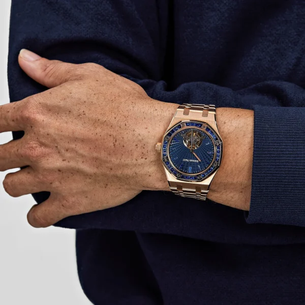 Watchbox-audemars-piguet-royal-oak-26521or-ss-1220or-01-extra-thin-tourbillon-rose-gold-blue-sapphire-wb15s1o-exclusive-2.webp Watchbox-audemars-piguet-royal-oak-26521or-ss-1220or-01-extra-thin-tourbillon-rose-gold-blue-sapphire-wb15s1o-exclusive-2.webp
