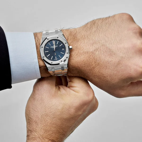 Watchbox-audemars-piguet-royal-oak-jumbo-extra-thin-15202st-oo-1240st-01-wbgvl14-exclusive-2.webp Watchbox-audemars-piguet-royal-oak-jumbo-extra-thin-15202st-oo-1240st-01-wbgvl14-exclusive-2.webp