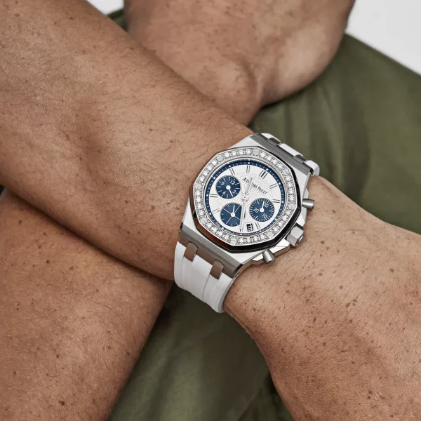 Watchbox-audemars-piguet-royal-oak-offshore-26231st-zz-d010ca-01-a-stainless-steel-silver-dial-diamond-bezel-2021-wbkefxf-exclusive-2.webp Watchbox-audemars-piguet-royal-oak-offshore-26231st-zz-d010ca-01-a-stainless-steel-silver-dial-diamond-bezel-2021-wbkefxf-exclusive-2.webp