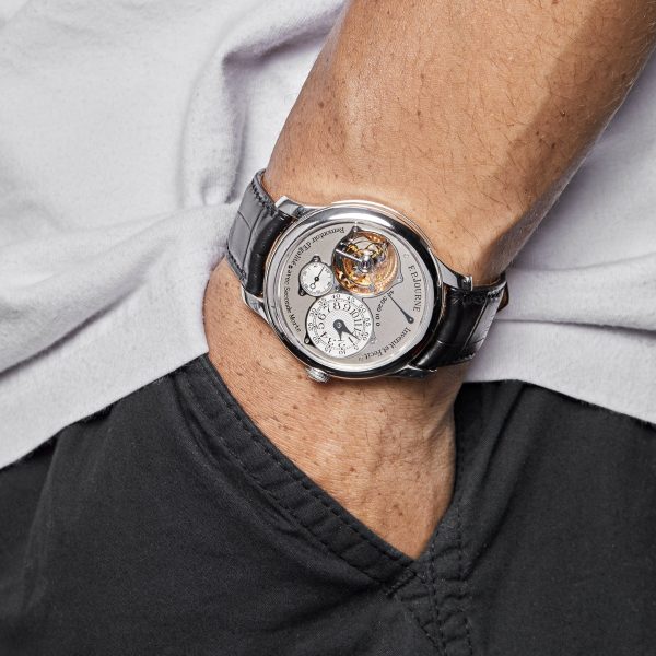 Watchbox-f-p-journe-tourbillon-souverain-platinum-guilloche-silver-dial-wblt1l5-exclusive-2.jpg Watchbox-f-p-journe-tourbillon-souverain-platinum-guilloche-silver-dial-wblt1l5-exclusive-2.jpg