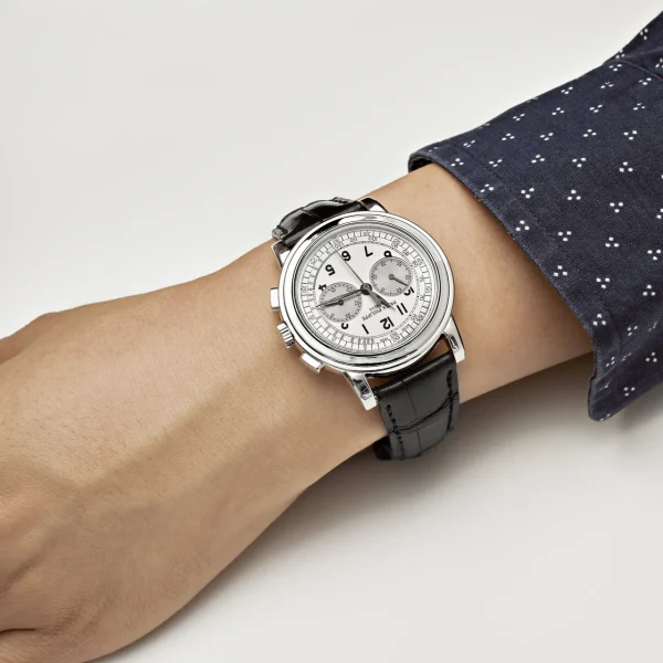 Watchbox-patek-philippe-complications-5070g-001-annual-calendar-chronograph-white-gold-silver-dial-2005-wbkswmu-exclusive-2.webp Watchbox-patek-philippe-complications-5070g-001-annual-calendar-chronograph-white-gold-silver-dial-2005-wbkswmu-exclusive-2.webp