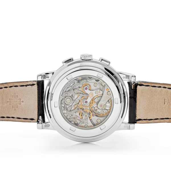 Watchbox-patek-philippe-complications-5070g-001-annual-calendar-chronograph-white-gold-silver-dial-2005-wbkswmu-exclusive-6.webp Watchbox-patek-philippe-complications-5070g-001-annual-calendar-chronograph-white-gold-silver-dial-2005-wbkswmu-exclusive-6.webp