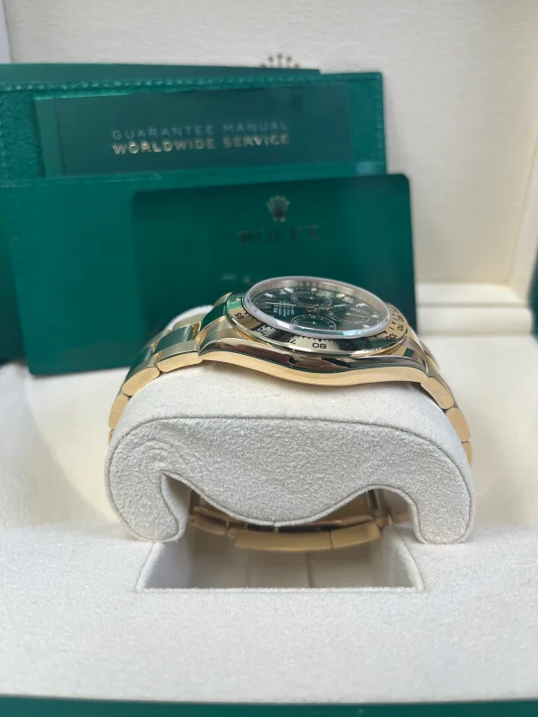 Watchbox-rolex-cosmograph-daytona-116508-40mm-green-arabic-dial-2023-wbdu56o-exclusive-12.webp Watchbox-rolex-cosmograph-daytona-116508-40mm-green-arabic-dial-2023-wbdu56o-exclusive-12.webp