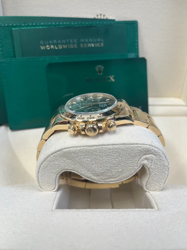 Watchbox-rolex-cosmograph-daytona-116508-40mm-green-arabic-dial-2023-wbdu56o-exclusive-4.webp Watchbox-rolex-cosmograph-daytona-116508-40mm-green-arabic-dial-2023-wbdu56o-exclusive-4.webp