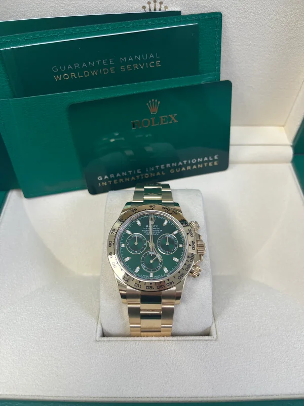 Watchbox-rolex-cosmograph-daytona-116508-40mm-green-arabic-dial-2023-wbdu56o-exclusive-8.webp Watchbox-rolex-cosmograph-daytona-116508-40mm-green-arabic-dial-2023-wbdu56o-exclusive-8.webp