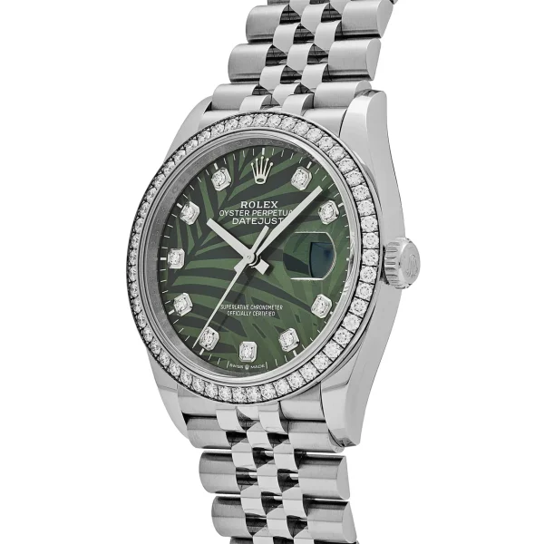 Watchbox-rolex-datejust-126284rbr-stainless-steel-green-palm-frond-diamond-dial-diamond-bezel-wb41knq-exclusive-3.webp Watchbox-rolex-datejust-126284rbr-stainless-steel-green-palm-frond-diamond-dial-diamond-bezel-wb41knq-exclusive-3.webp