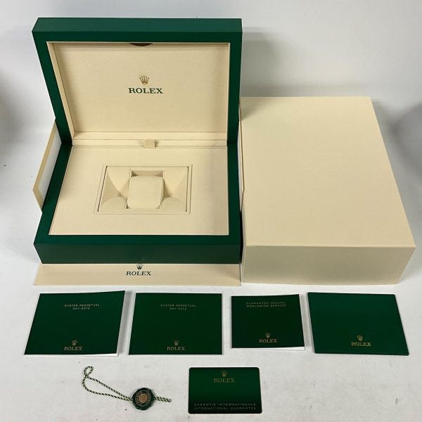 Watchbox-rolex-day-date-128155-wbaj44t-exclusive-5.jpg Watchbox-rolex-day-date-128155-wbaj44t-exclusive-5.jpg