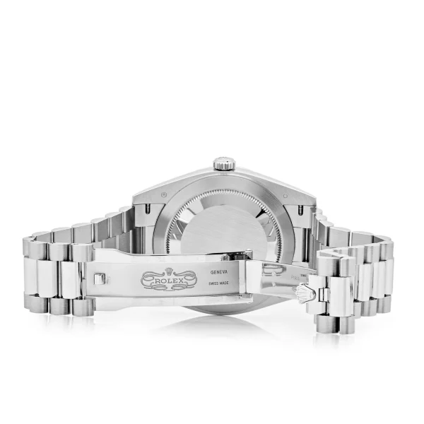 Watchbox-rolex-day-date-228206-platinum-ice-blue-diagonal-motif-dial-2022-wb86153-exclusive-6.webp Watchbox-rolex-day-date-228206-platinum-ice-blue-diagonal-motif-dial-2022-wb86153-exclusive-6.webp