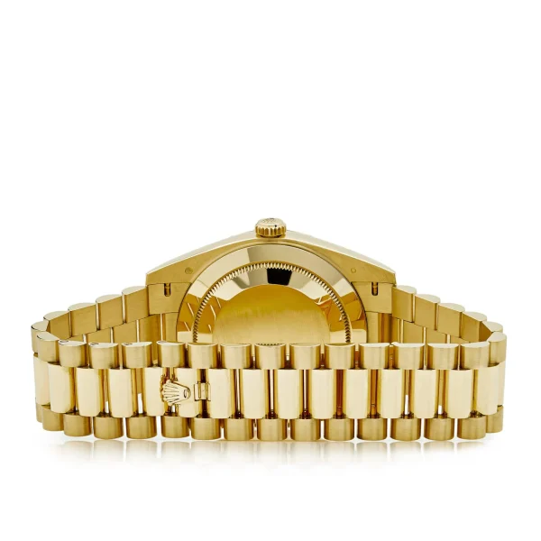 Watchbox-rolex-day-date-228238-yellow-gold-green-roman-dial-2023-wb7v37v-exclusive-6.webp Watchbox-rolex-day-date-228238-yellow-gold-green-roman-dial-2023-wb7v37v-exclusive-6.webp