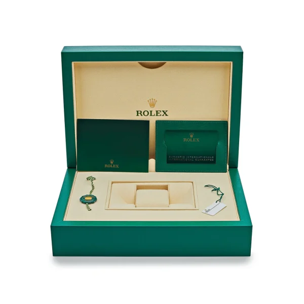 Watchbox-rolex-daytona-116599rbow-rainbow-white-gold-black-dial-sapphire-bezel-2022-wb94rr5-exclusive-8.webp Watchbox-rolex-daytona-116599rbow-rainbow-white-gold-black-dial-sapphire-bezel-2022-wb94rr5-exclusive-8.webp